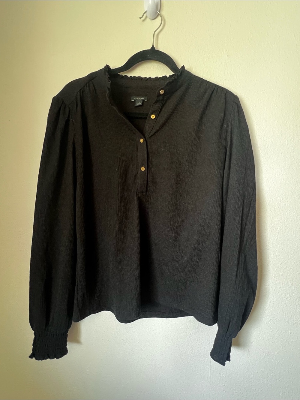 Ann Taylor Factory Black Textured Blouse Ruffle Collar Work Top Small